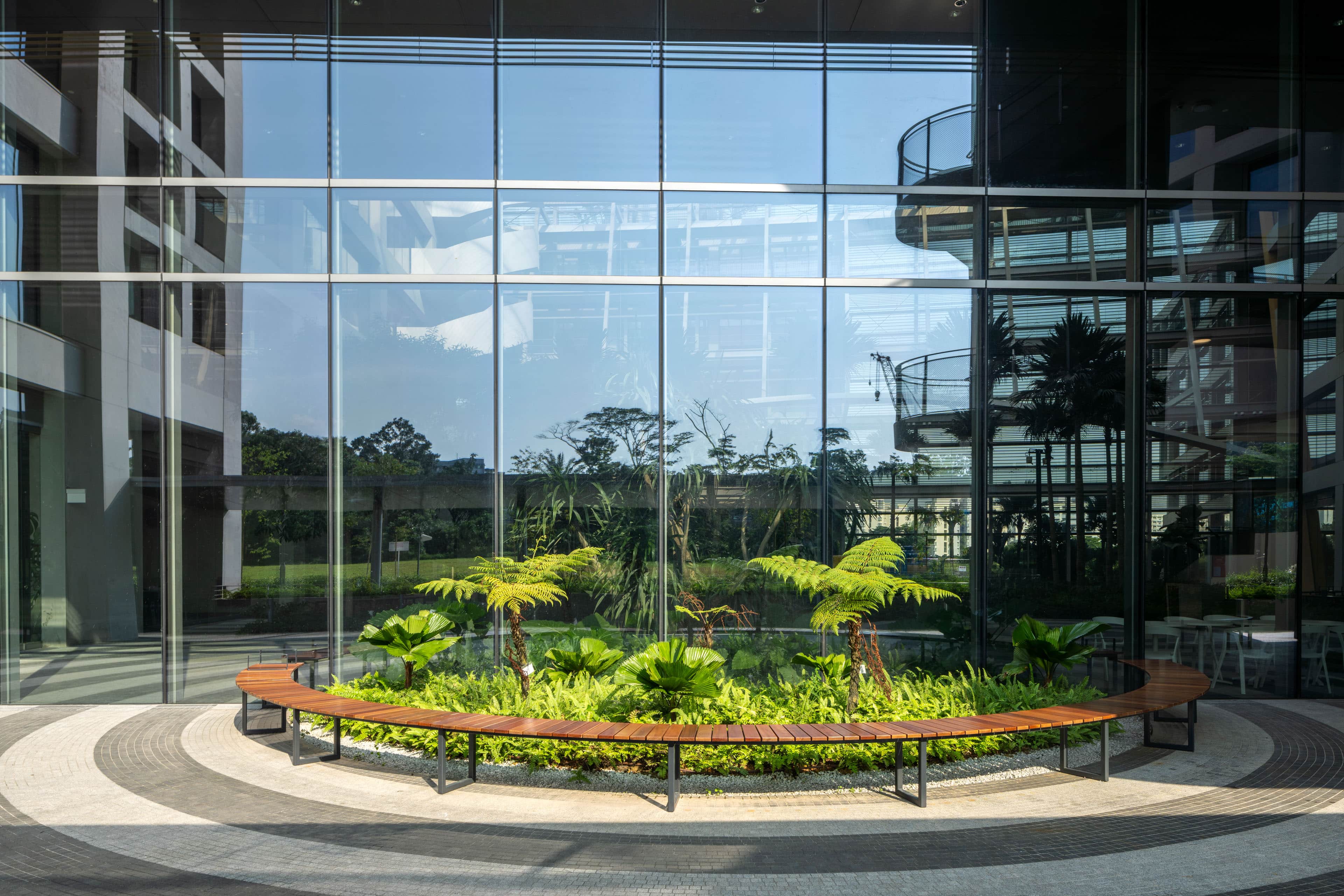 Outdoor office arrival plantation